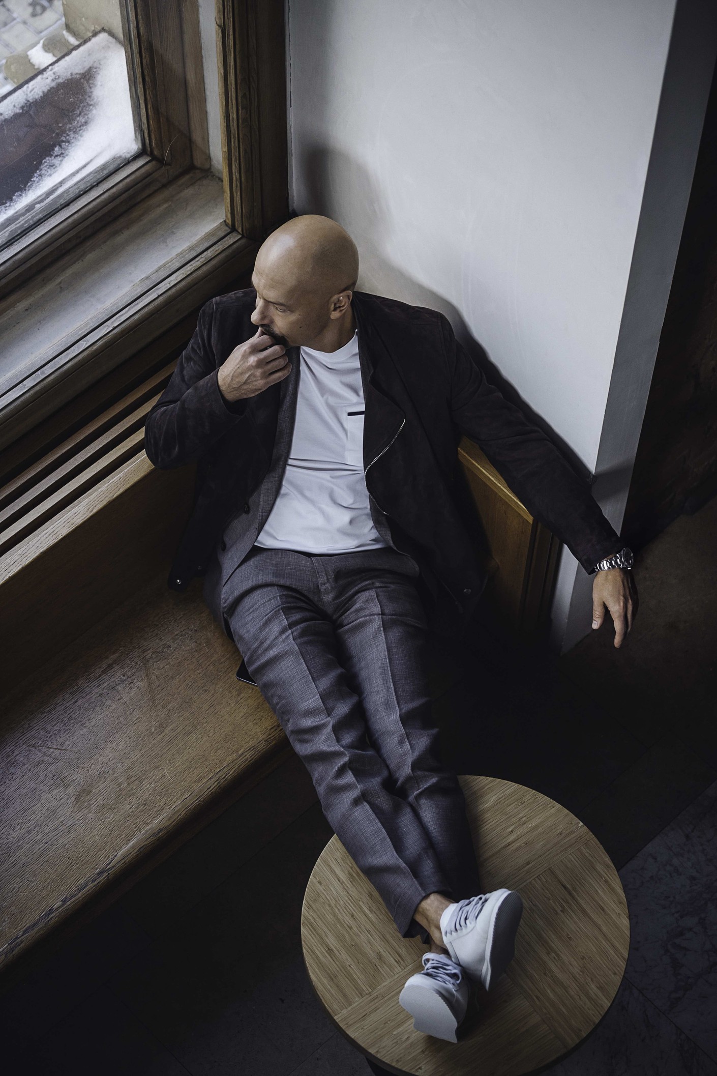 Футболка, костюм, куртка, кеды Brunello Cucinelli Футболка, костюм, куртка, кеды Brunello Cucinelli