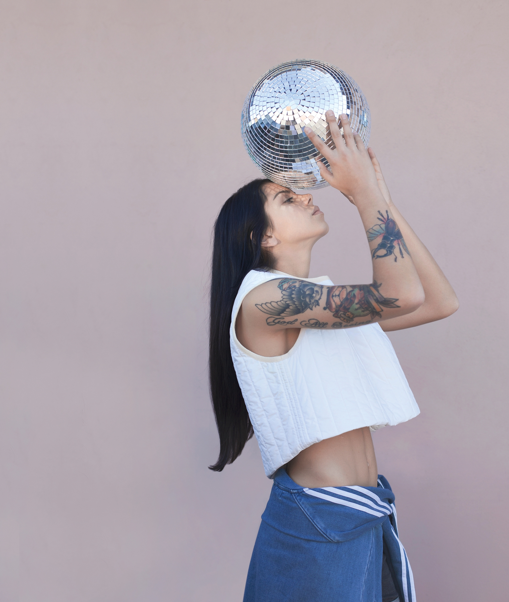 На Надежде: безрукавка, NINA DONIS куртка, ADIDAS ORIGINALS На Надежде: безрукавка, NINA DONIS куртка, ADIDAS ORIGINALS