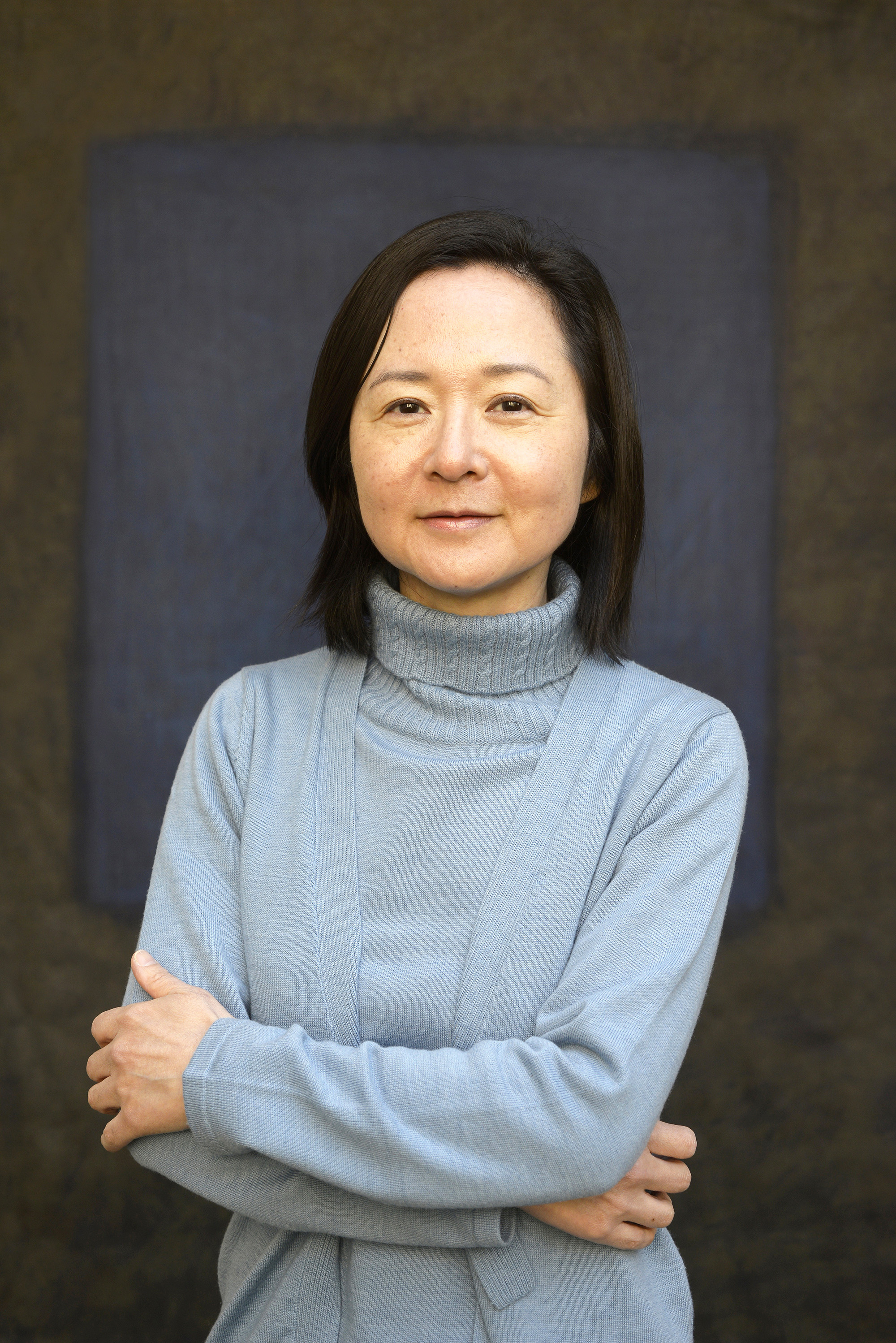 Ёко Огава Japanese writer Yoko Ogawa poses during a portrait session held on April 2, 2013 in Paris, France. (Photo by