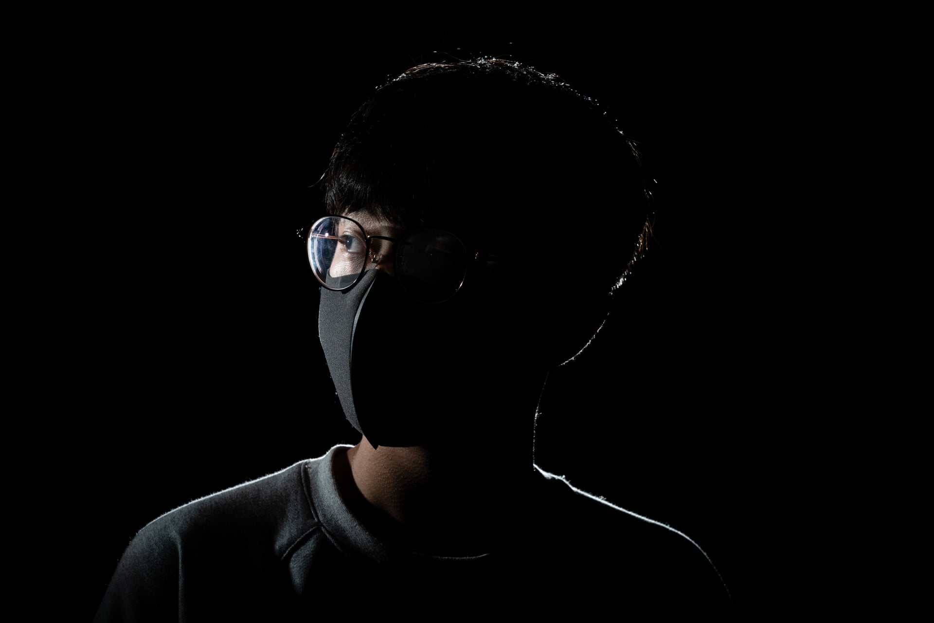 Победитель в категории «Документальная фотография» (Documentary) — Чан Минь Ко / Chung Ming Ko (Гонконг) за серию «Раны Гонконга» / Wounds of Hong Kong Победитель в категории «Документальная фотография» (Documentary) — Чан Минь Ко / Chung Ming Ko (Гонконг) за серию «Раны Гонконга» / Wounds of Hong Kong