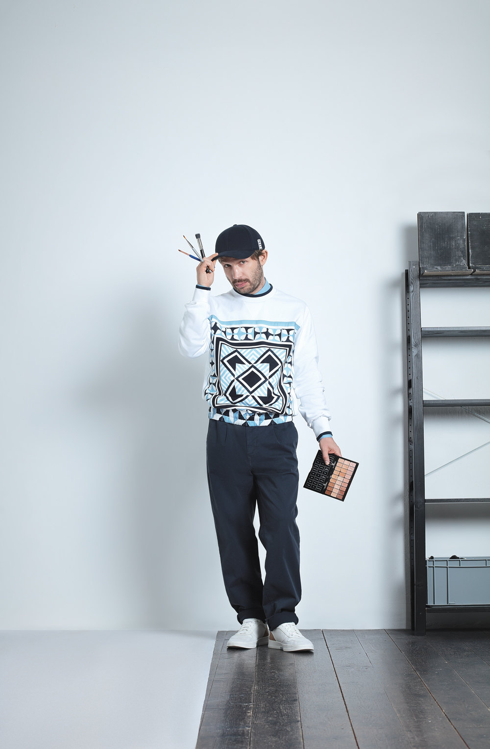 Бейсболка Bikkembergs, рубашка Prada, свитшот Dolce & Gabbana, брюки Blauer, кеды Geox Бейсболка BikkembergsРубашка PradaСвитшот Dolce & GabbanaБрюки BlauerКеды Geox