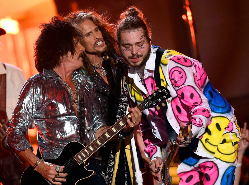 Aerosmith и Post Malone на MTV WMA в Нью-Йорке, август 2018 Aerosmith и Post Malone на MTV WMA в Нью-Йорке, август 2018