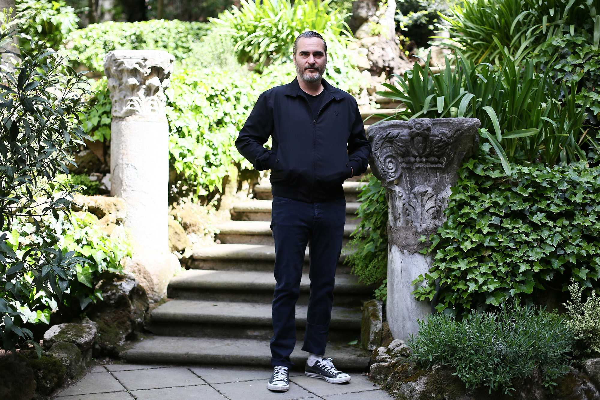 На фотоколле фильма «Тебя никогда здесь не было», 2018 ROME, ITALY - APRIL 27: Actor Joaquin Phoenix attends 'A Beautiful Day' photocall at Hotel De Russie on April 27, 2018 in Rome, Italy. КРЕДИТ Ernesto Ruscio/Getty Images