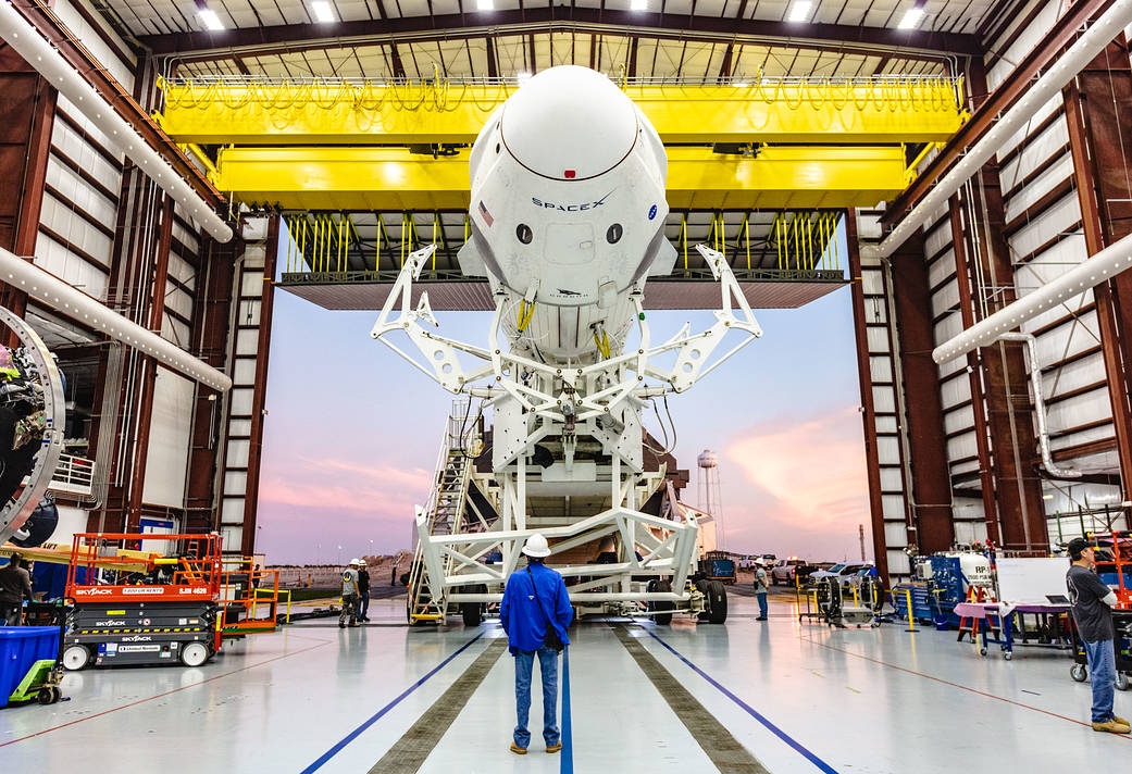 Космический корабль Dragon 2 Космический корабль Dragon 2