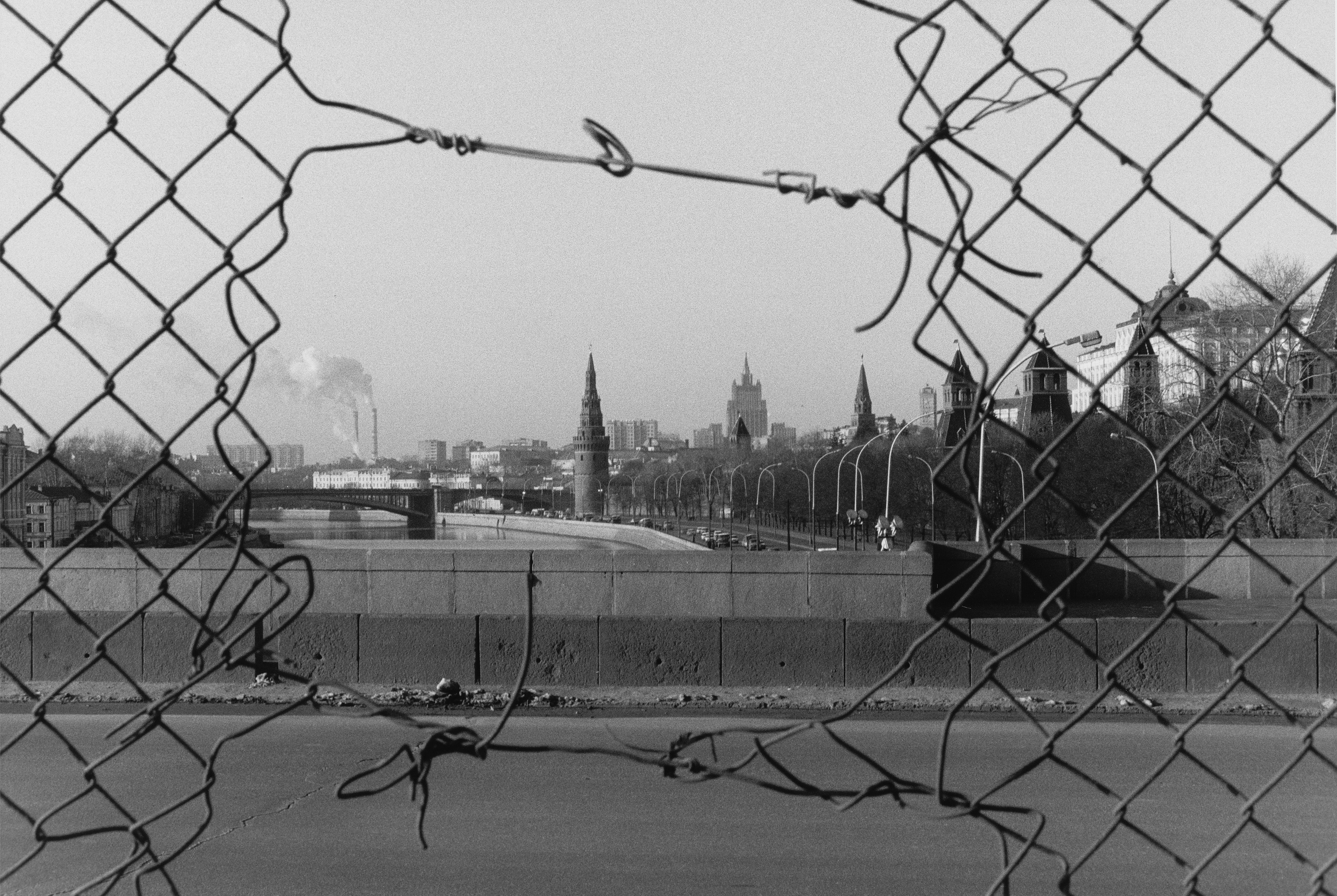 Игорь Мухин. Москва, 1992. Авторизованный серебряно-желатиновый отпечаток. Игорь Мухин. Москва, 1992. Авторизованный серебряно-желатиновый отпечаток.