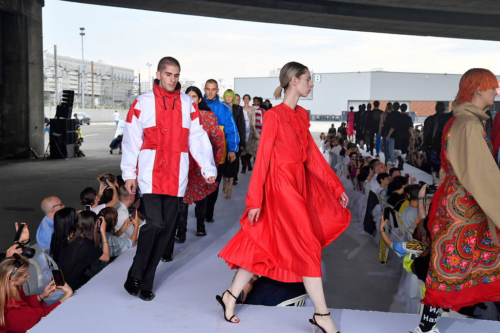 Показ Vetements весна–лето 2019 Показ Vetements весна-лето 2019