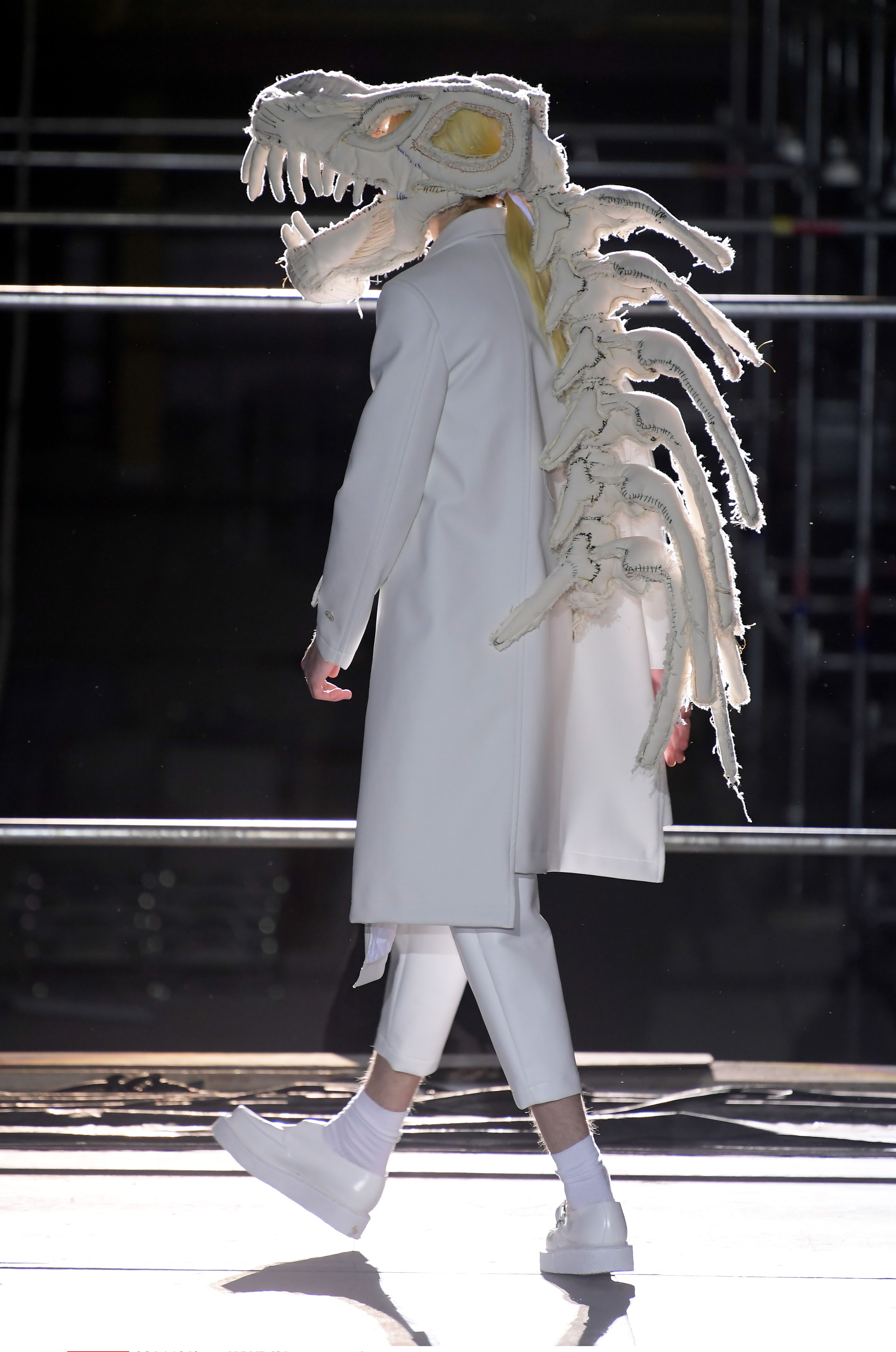 Показ Comme des Garcons Homme, осень-зима 2018 Показ Comme des Garcons Homme, осень-зима 2018