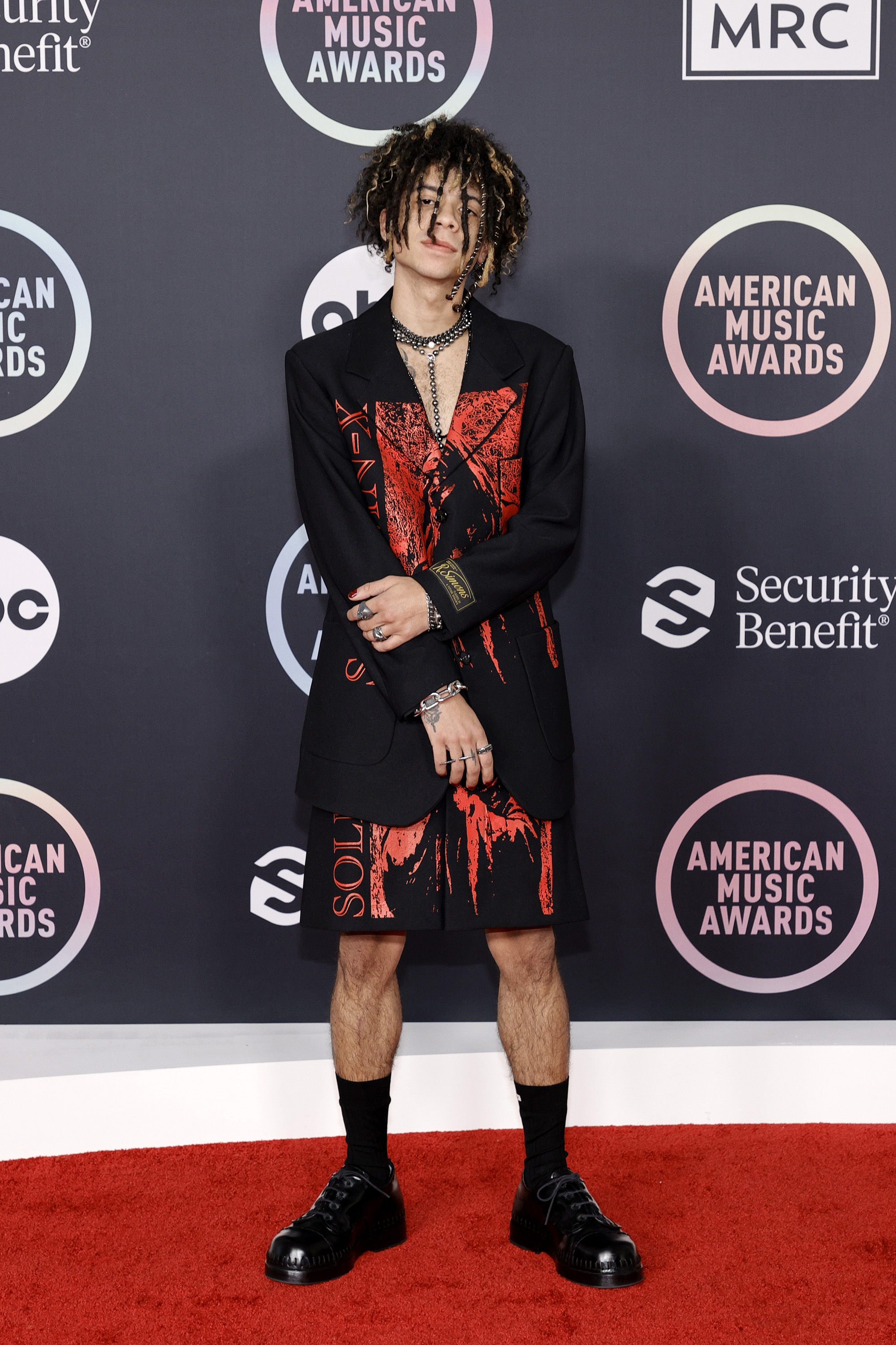 Iann Dior LOS ANGELES, CALIFORNIA - NOVEMBER 21: Iann Dior attends the 2021 American Music Awards at Microsoft Theater on November 21, 2021 in Los Angeles, California. (Photo by )