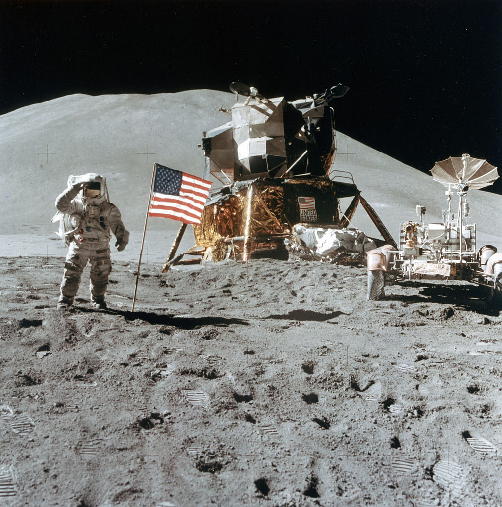 Астронавт NASA Брюс Маккэндлесс II Астронавт NASA Брюс Маккэндлесс II